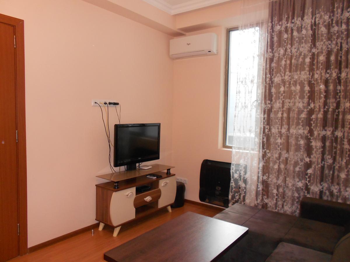 Ucha'S Apartment Batumi Esterno foto
