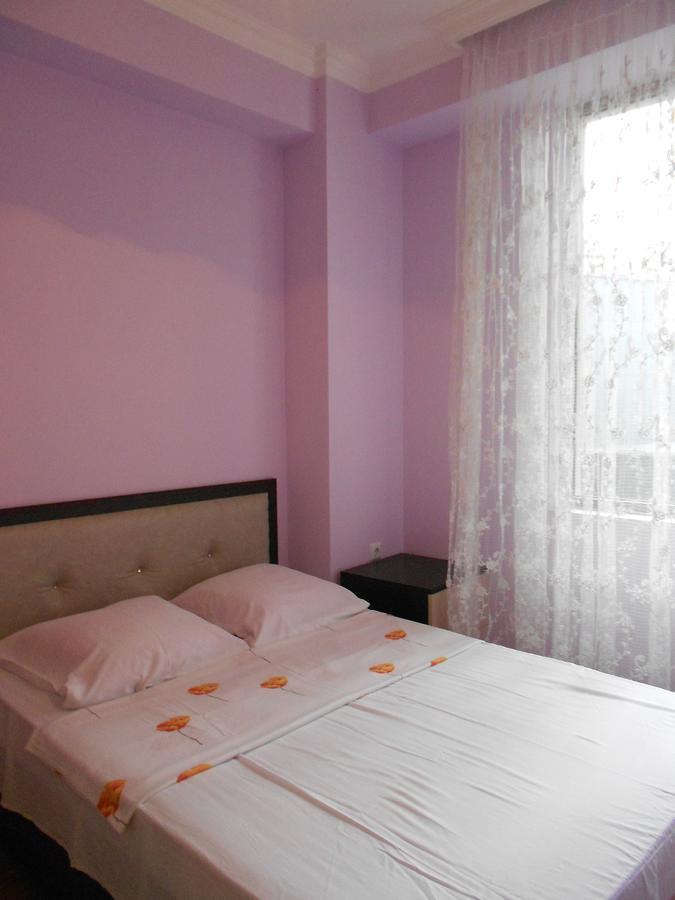 Ucha'S Apartment Batumi Esterno foto