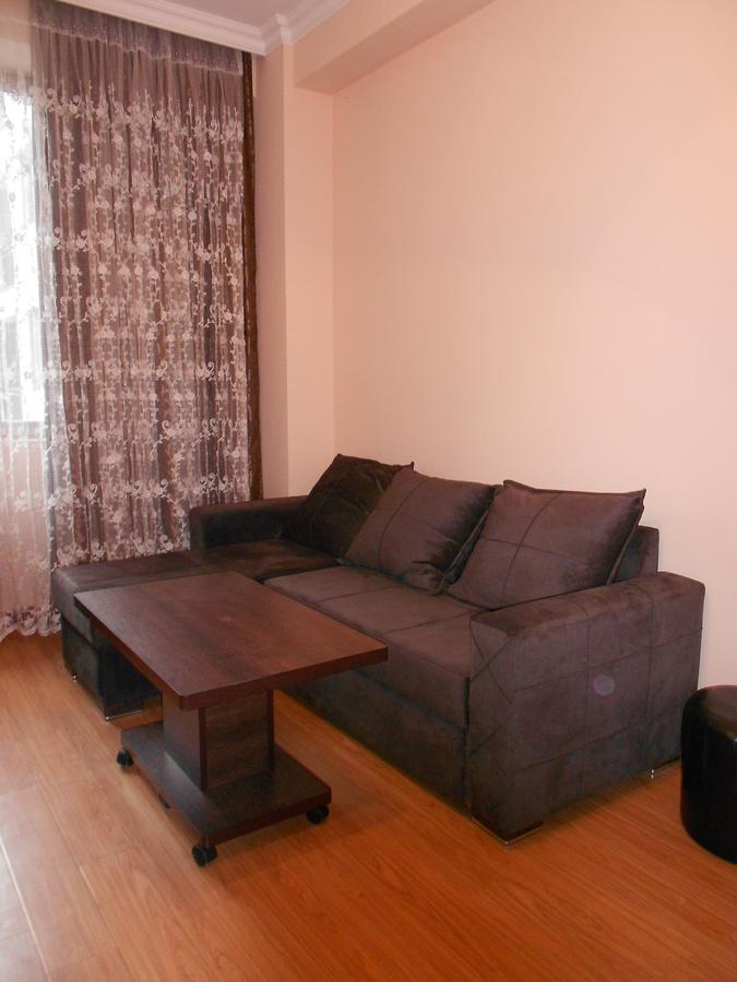 Ucha'S Apartment Batumi Esterno foto