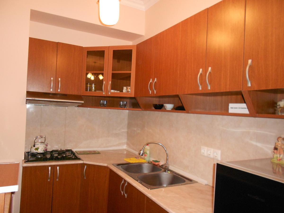Ucha'S Apartment Batumi Esterno foto
